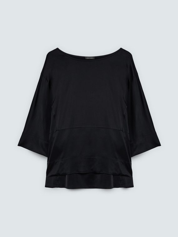 Bluse aus Satin mit Carr&eacute;-Ausschnitt
