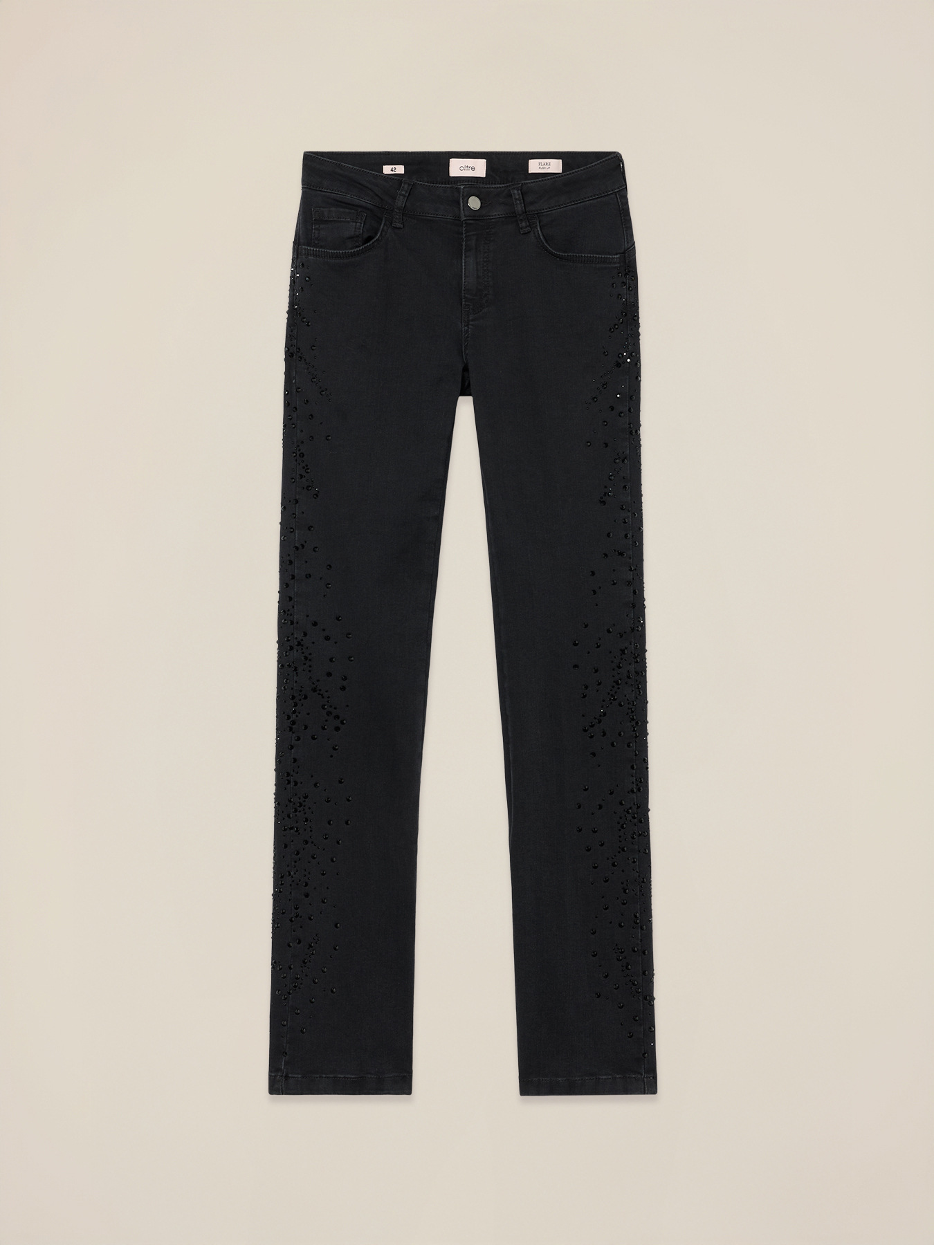 Jeans neri con cristalli image number 4