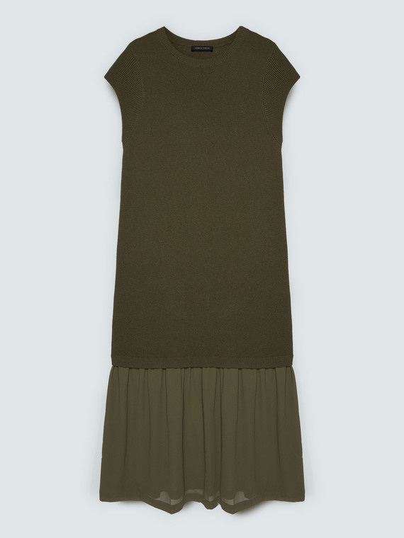 Langes Strickkleid mit Volant