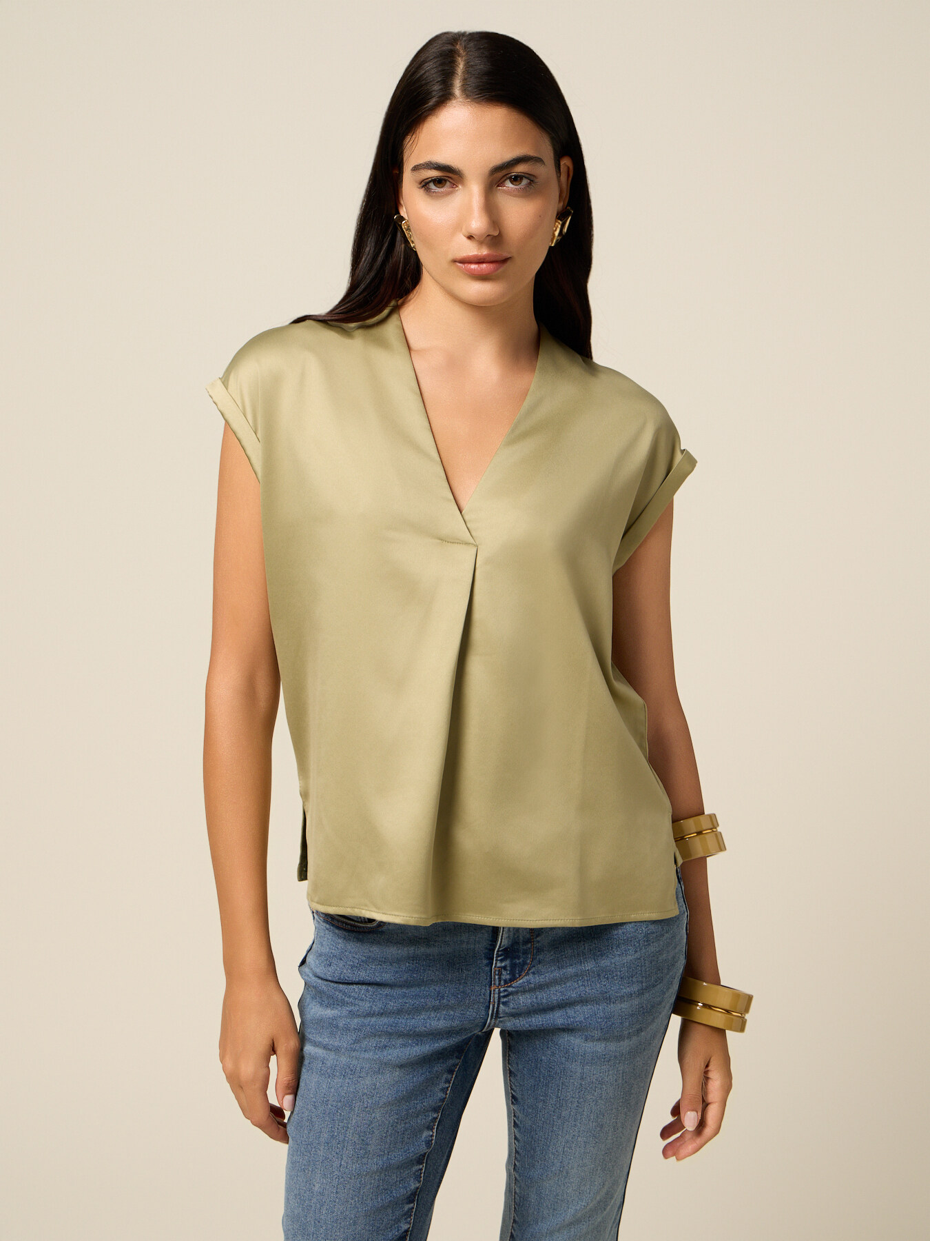 T-shirt bimaterica con scollo a V image number 0