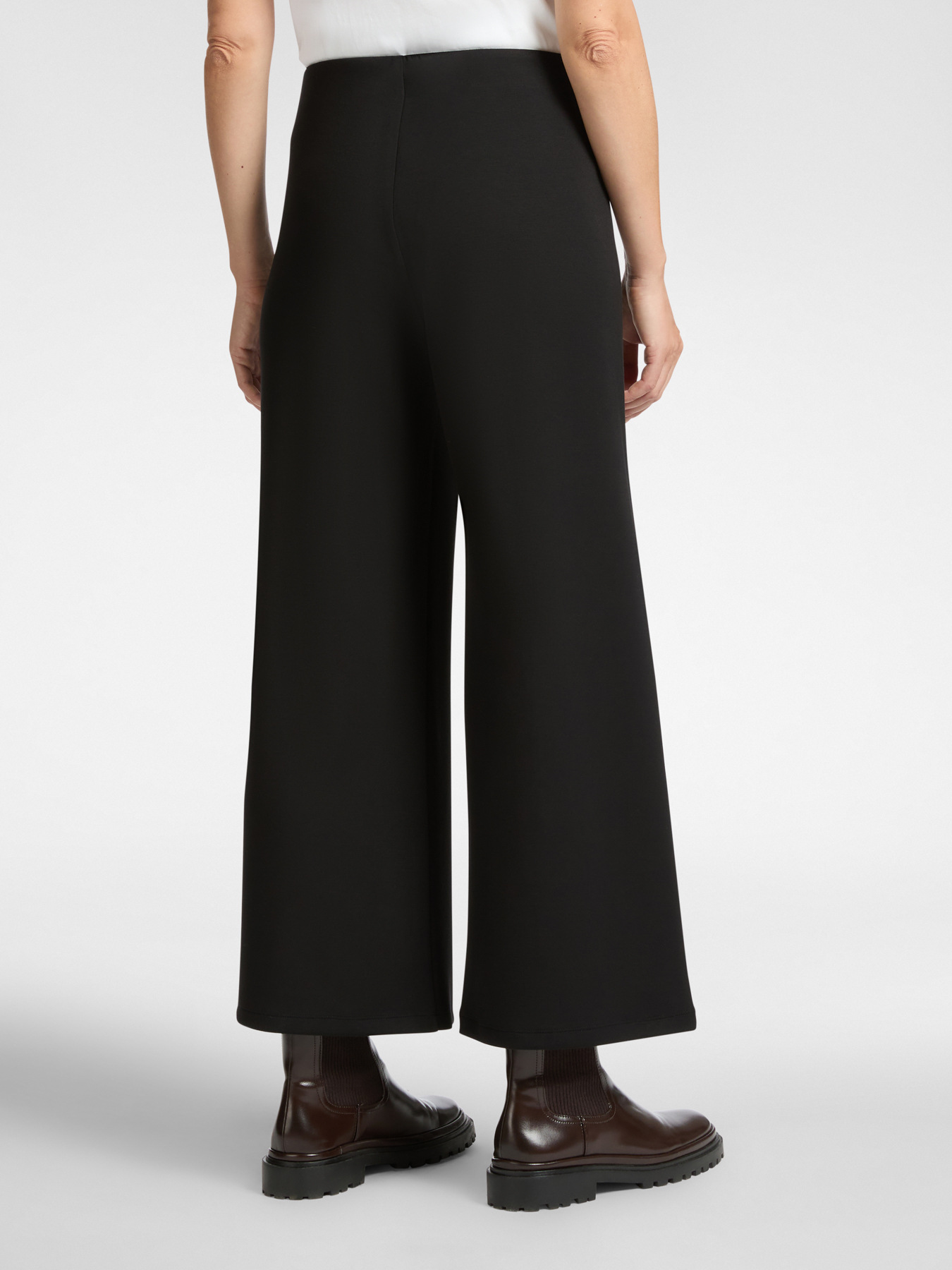 Lightweight scuba cropped trousers image number 1