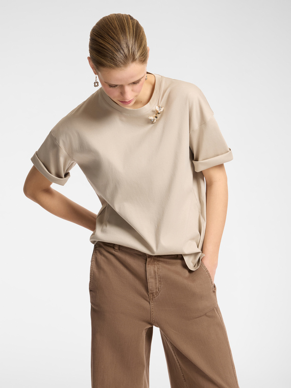 T-shirt with applications