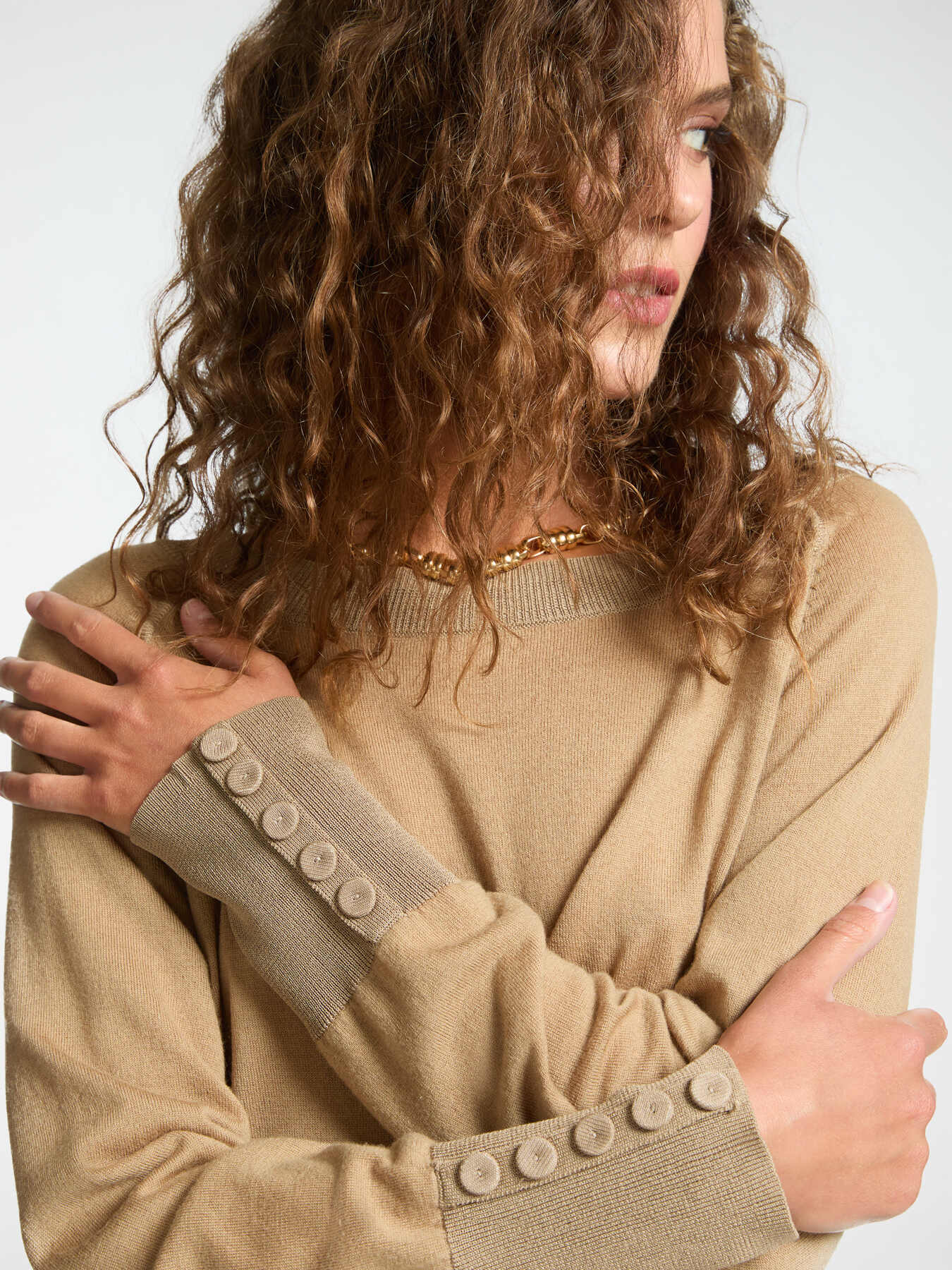 Weicher Pullover mit Knöpfen image number 3