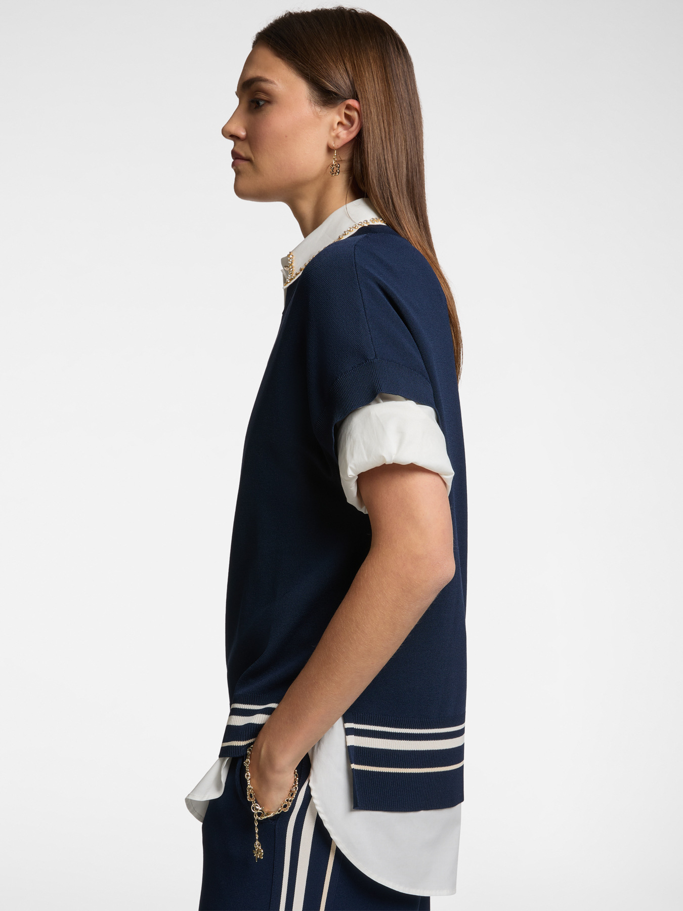 Short-sleeved sweater with striped trim image number 3