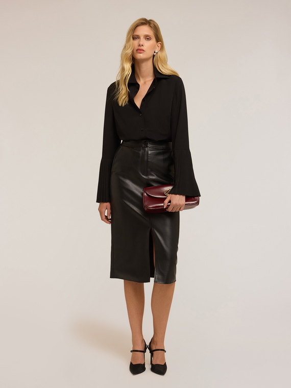 Chemise à manches plissées