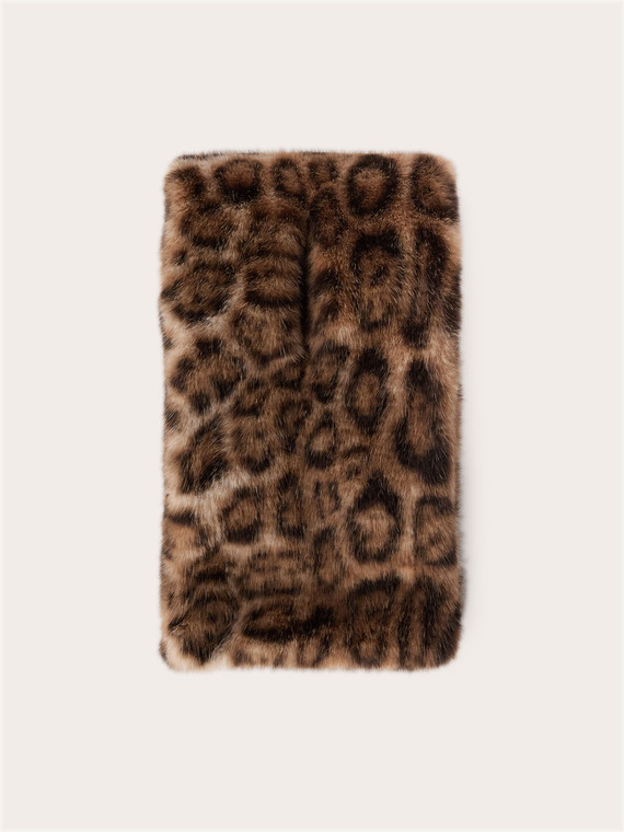 Teddy effect scarf with animal print